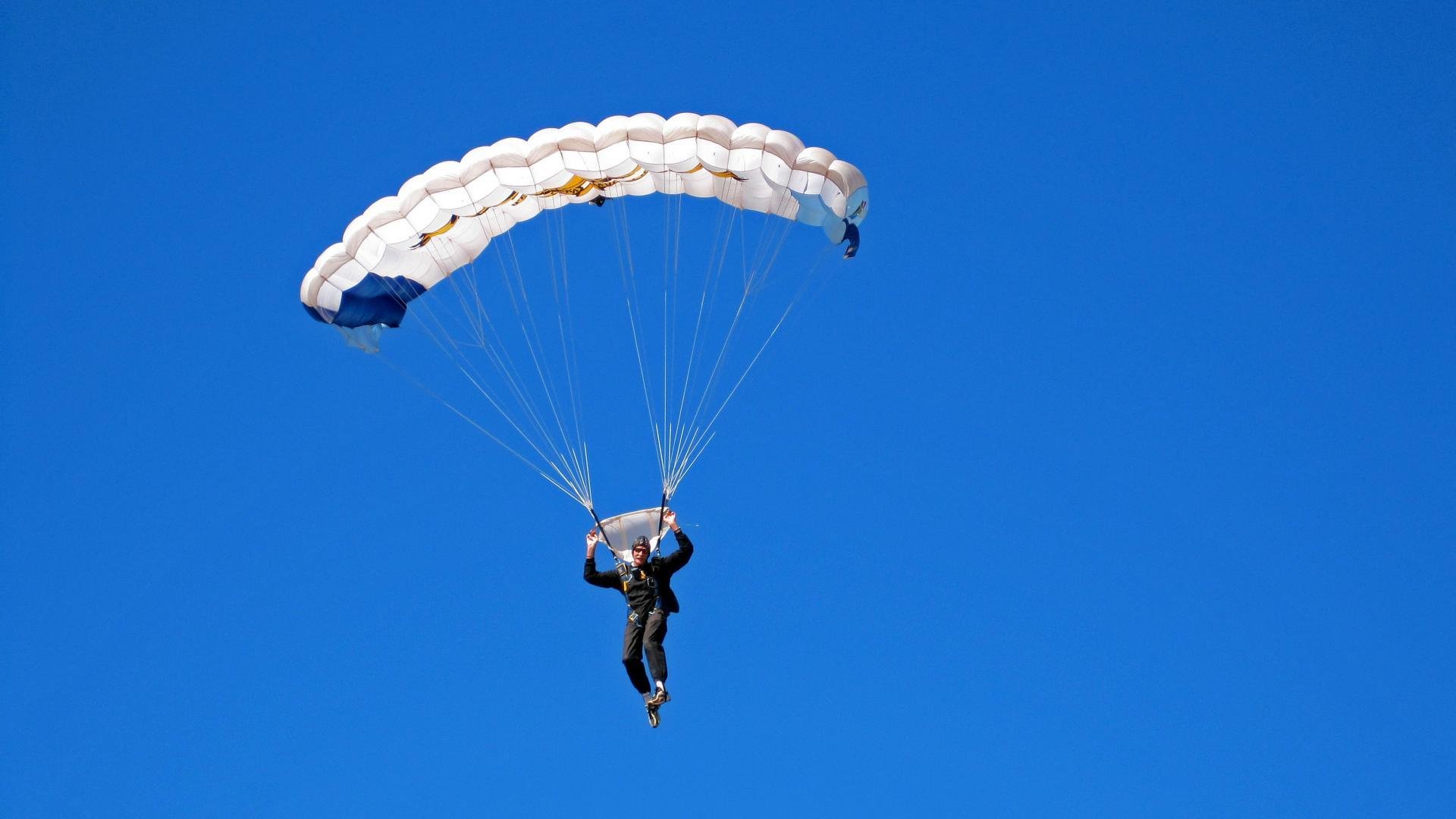 星空体育官网入口-姆巴佩决赛失常，未能带领PSG突破，姆巴佩巅峰集锦  第1张